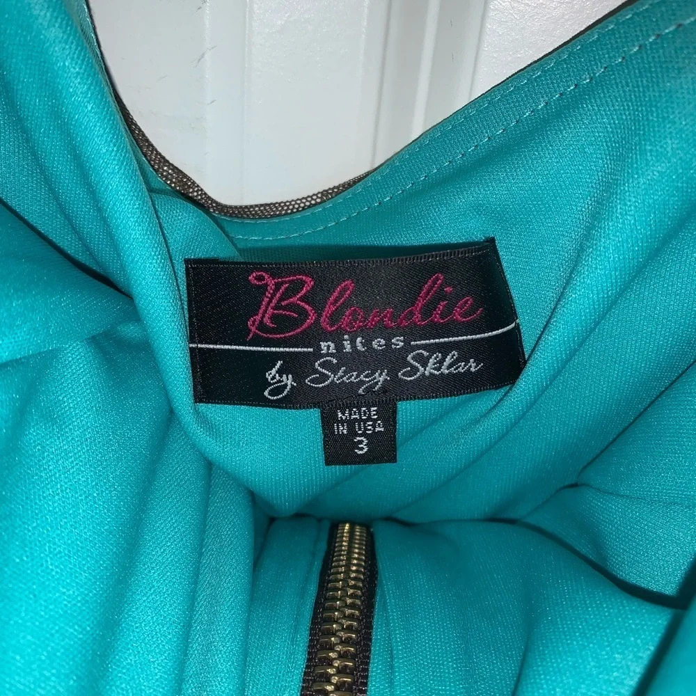 Strapless Blondie Nites front zipper Jr. dress. NWT